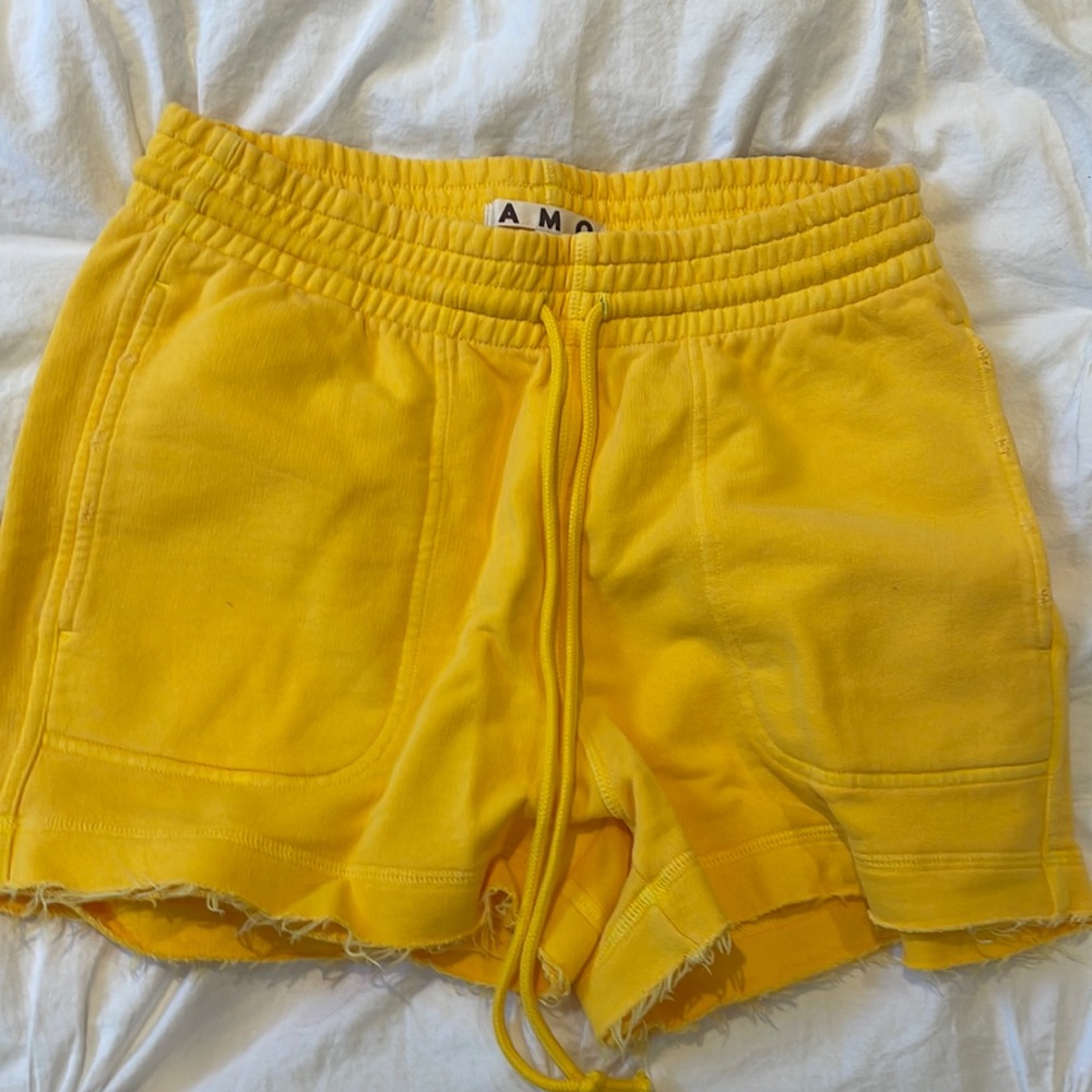 Amo Short Size Small